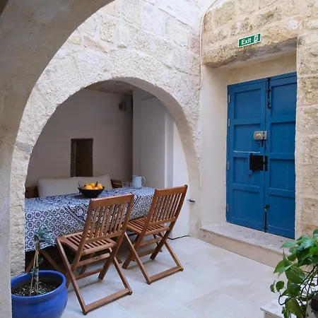 Charming * Għargħur